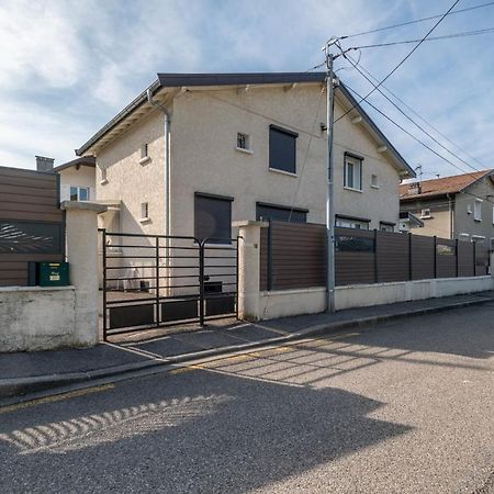 Ideally Located Furnished Townhouse With 3 Bedrooms Parking & Garden 阿讷西 外观 照片