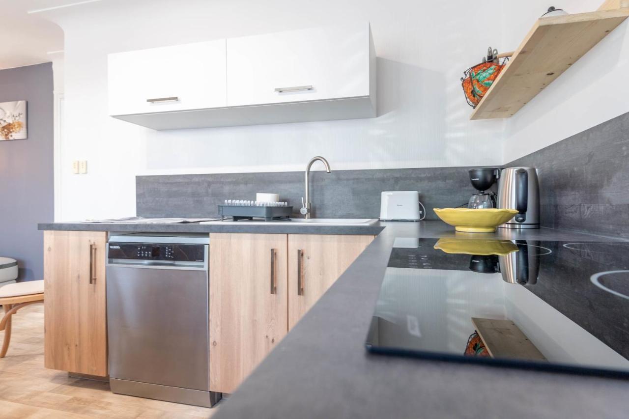 Ideally Located Furnished Townhouse With 3 Bedrooms Parking & Garden 阿讷西 外观 照片