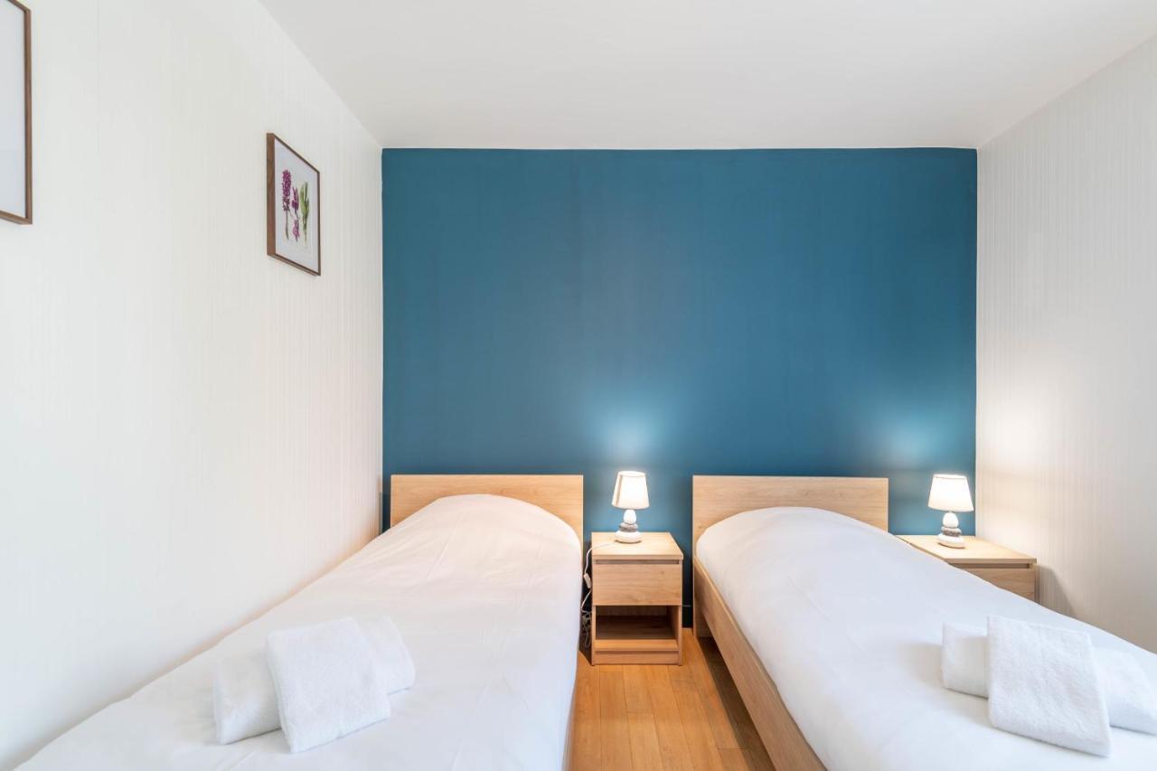 Ideally Located Furnished Townhouse With 3 Bedrooms Parking & Garden 阿讷西 外观 照片