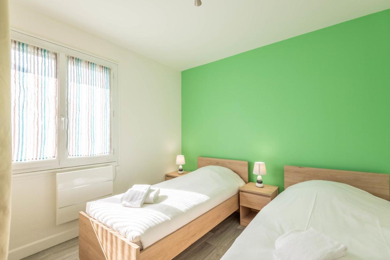 Ideally Located Furnished Townhouse With 3 Bedrooms Parking & Garden 阿讷西 外观 照片