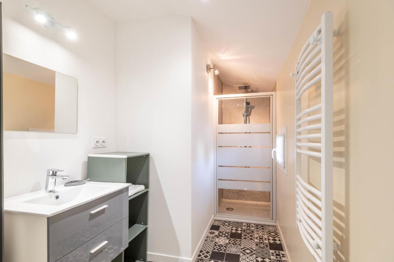 Ideally Located Furnished Townhouse With 3 Bedrooms Parking & Garden 阿讷西 外观 照片
