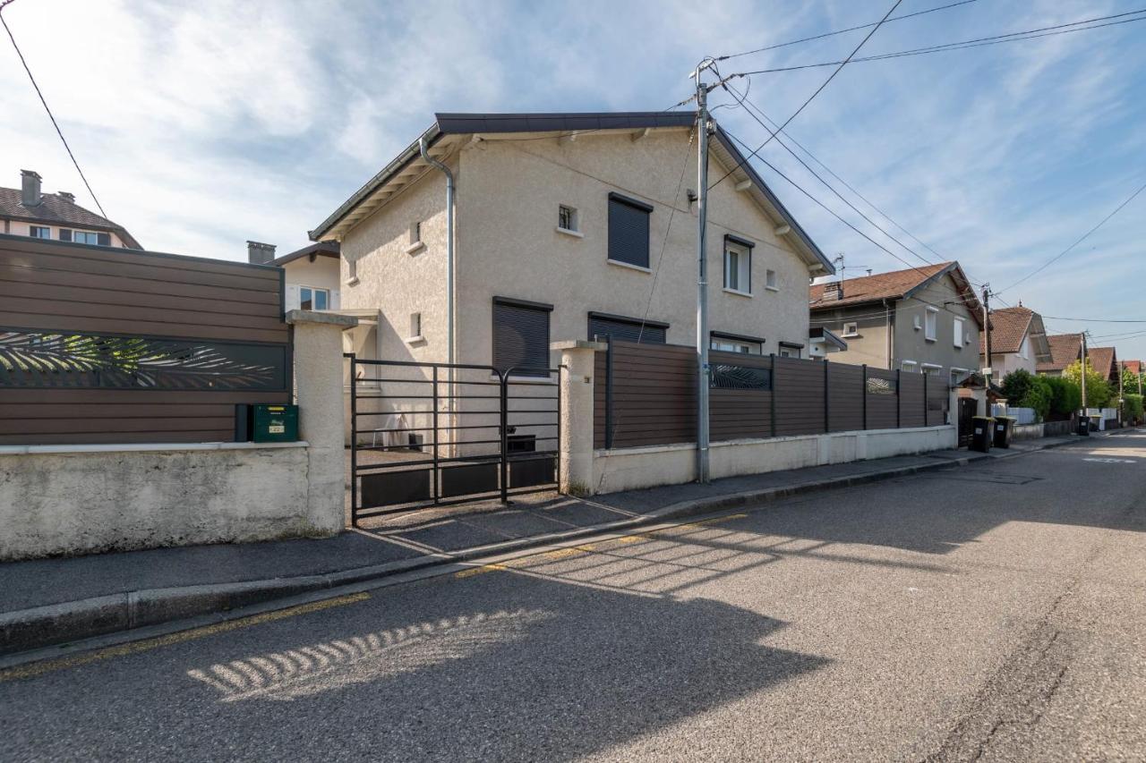 Ideally Located Furnished Townhouse With 3 Bedrooms Parking & Garden 阿讷西 外观 照片