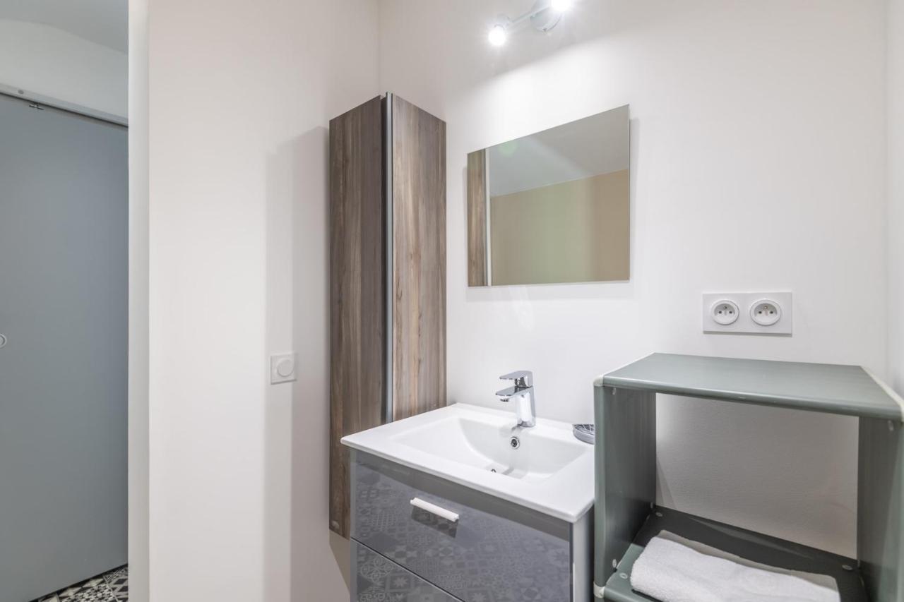 Ideally Located Furnished Townhouse With 3 Bedrooms Parking & Garden 阿讷西 外观 照片
